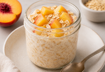 Peach Overnight Oats (Vegetarian)